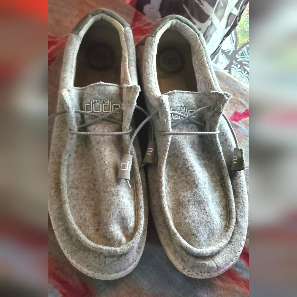 Like New Men's Hey Dudes Size 13